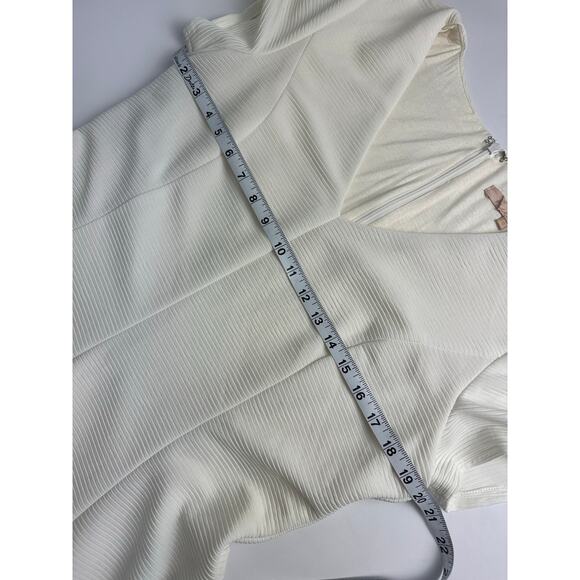 Hutch Size XL Vicki White Ribbed Fit and Flare Textured V-Neck Anthropologie - Picture 6 of 9